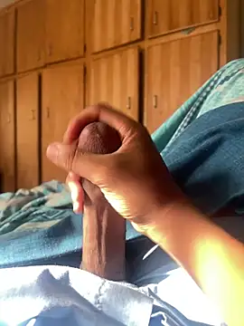 Snapshot of CreamyOff45 chatting on February 2026 05:56:01 AM CreamyOff45 online show from February 2026 05:56:01 AM