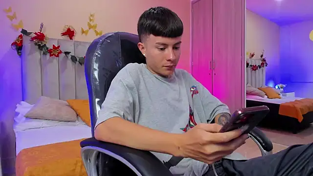 Nascary Fox online show from January 2026 07:17:01 PM