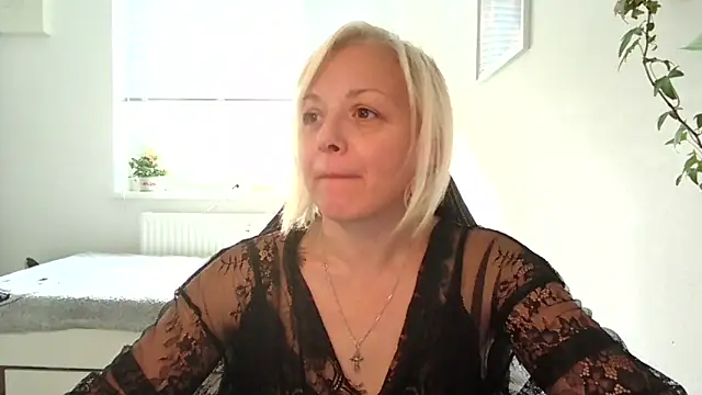 Linsy Kim online show from October 2025 07:52:01 AM