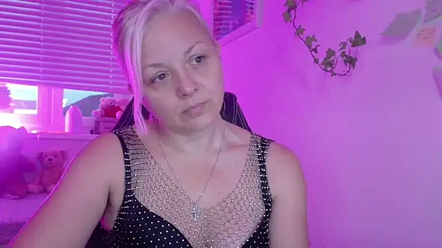 Linsy Kim online show from December 2025 06:44:02 AM