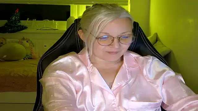 Linsy Kim online show from February 2026 11:10:02 PM