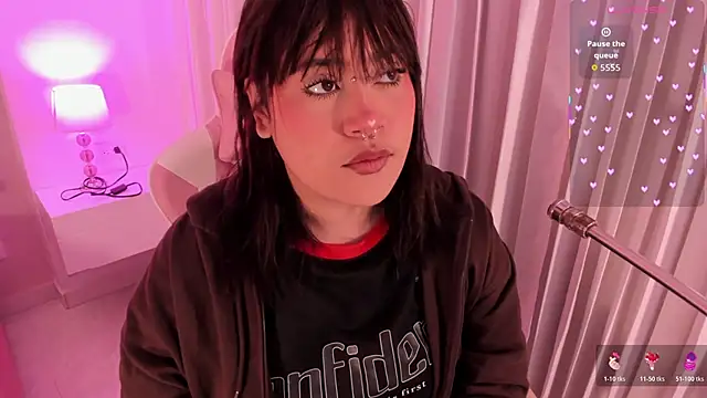 mia yeager online show from January 2026 03:32:01 AM