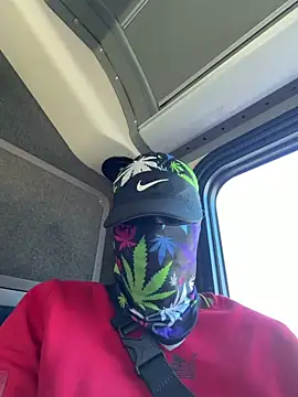 Snapshot of Vikehim chatting on October 2025 10:47:02 PM Vikehim online show from October 2025 10:47:02 PM