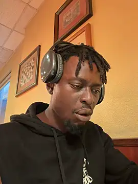 Snapshot of Vikehim chatting on November 2025 07:30:01 AM Vikehim online show from November 2025 07:30:01 AM