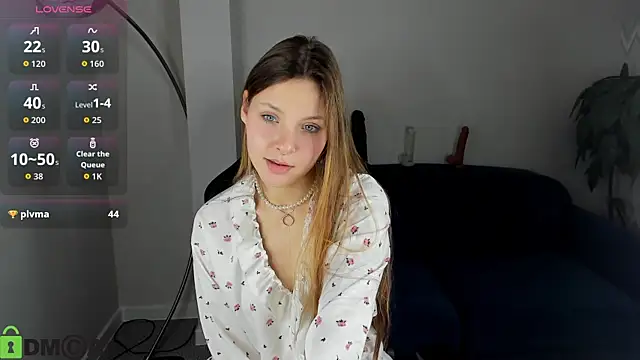 Hina Smith online show from November 2025 11:21:02 AM