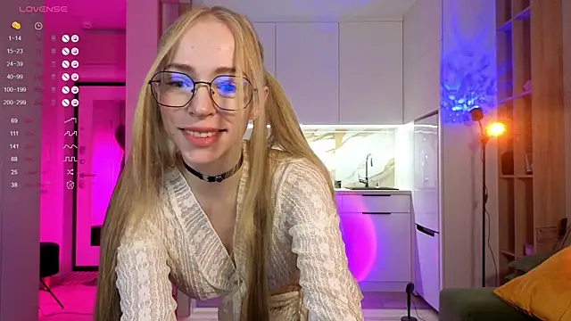 BritaKiss online show from November 2025 02:21:02 AM