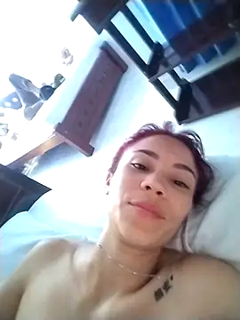 dulcelatin21 online show from October 2025 03:46:02 PM