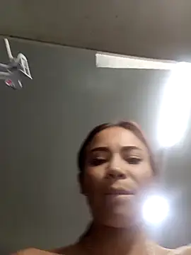 dulcelatin21 online show from December 2025 12:04:01 AM