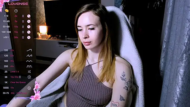 ZoyaMill online show from April 2026 07:14:01 AM