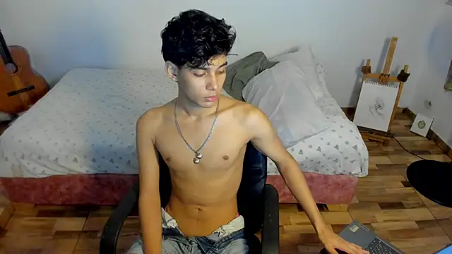 AliottTwink online show from January 2026 02:14:01 AM