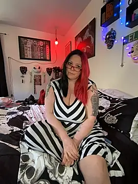 voorheesgirl online show from April 2026 07:39:02 PM