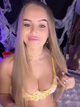 AubrieleRouj1 online show from October 2025 04:03:02 PM