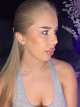 AubrieleRouj1 online show from March 2026 05:18:02 PM