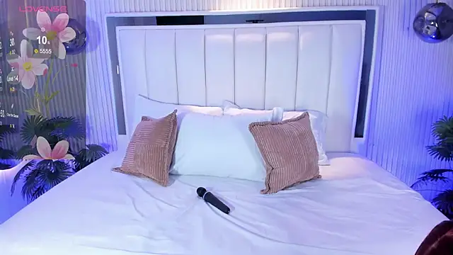 MariathLittle online show from November 2025 05:34:02 PM