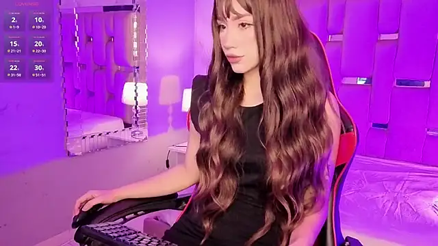 ZharaLux online show from November 2025 12:38:02 PM