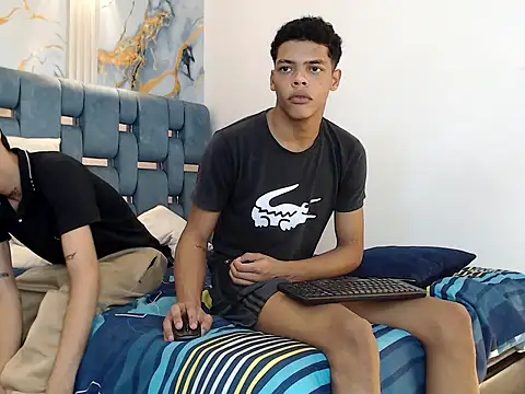 PRETTY FEM online show from December 2025 03:24:01 AM