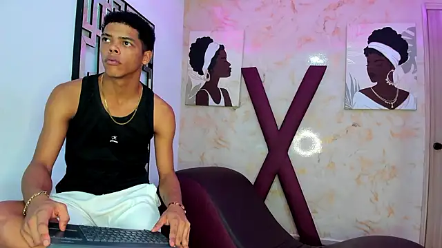 PRETTY FEM online show from February 2026 01:31:01 AM