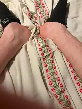 Snapshot of A2221aw chatting on November 2025 12:13:01 AM A2221aw online show from November 2025 12:13:01 AM