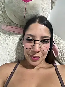 Snapshot of luvely chatting on March 2026 03:54:01 AM luvely online show from March 2026 03:54:01 AM