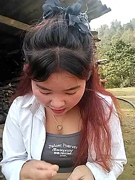 Snapshot of lylylove chatting on March 2026 02:26:01 AM lylylove online show from March 2026 02:26:01 AM