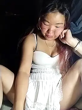 Snapshot of lylylove chatting on April 2026 02:10:01 AM lylylove online show from April 2026 02:10:01 AM