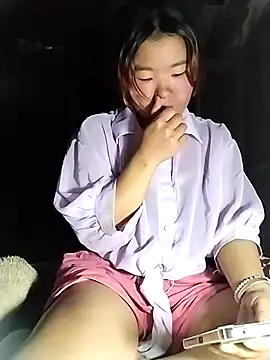 Snapshot of lylylove chatting on April 2026 02:01:01 AM lylylove online show from April 2026 02:01:01 AM