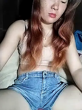 Snapshot of lylylove chatting on May 2026 11:35:01 PM lylylove online show from May 2026 11:35:01 PM