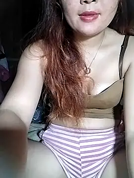 Snapshot of lylylove chatting on June 2026 11:28:01 PM lylylove online show from June 2026 11:28:01 PM