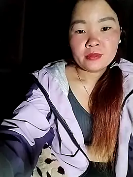 Snapshot of lylylove chatting on June 2026 12:32:02 AM lylylove online show from June 2026 12:32:02 AM