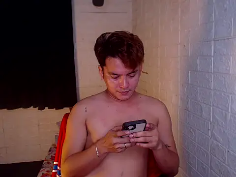 Snapshot of Tempting_jon chatting on May 2026 12:55:01 PM Tempting jon online show from May 2026 12:55:01 PM