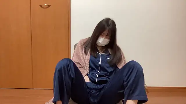 Snapshot of nuu_u chatting on November 2025 03:01:02 PM nuu u online show from November 2025 03:01:02 PM