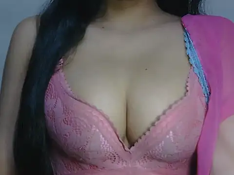 Glamorous Aditi online show from March 2026 06:57:02 PM