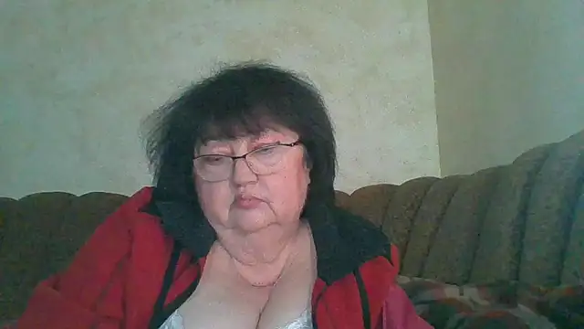 Snapshot of MilaSky5303 chatting on February 2026 01:11:01 PM MilaSky5303 online show from February 2026 01:11:01 PM