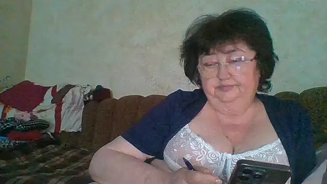 Snapshot of MilaSky5303 chatting on April 2026 03:02:02 PM MilaSky5303 online show from April 2026 03:02:02 PM
