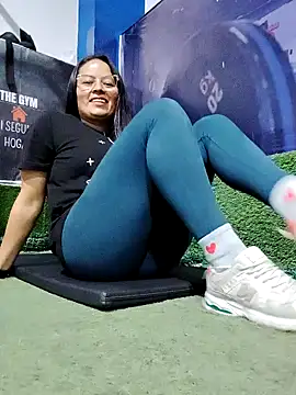 Daliz Leon online show from December 2025 12:06:01 AM