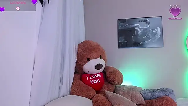 Snapshot of EmystarX chatting on September 2025 01:18:01 AM EmystarX online show from September 2025 01:18:01 AM