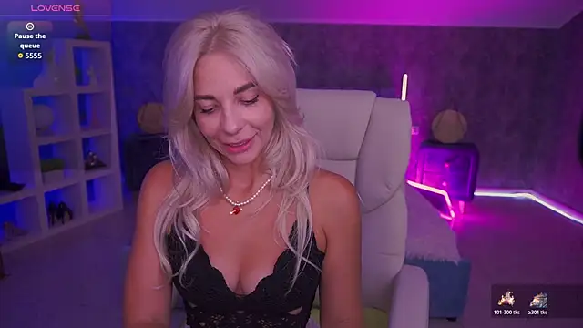 Snapshot of BellaRayyy chatting on June 2026 01:04:01 PM BellaRayyy online show from June 2026 01:04:01 PM