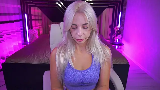 Snapshot of BellaRayyy chatting on July 2026 01:03:01 PM BellaRayyy online show from July 2026 01:03:01 PM