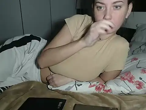 petite danielle online show from October 2025 12:52:02 AM