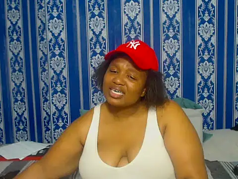 JUICEYLIPS333 online show from November 2025 06:24:01 AM