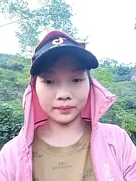 Ananine online show from November 2025 11:48:01 PM