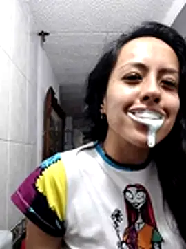 Queen Ashly online show from December 2025 01:45:02 AM