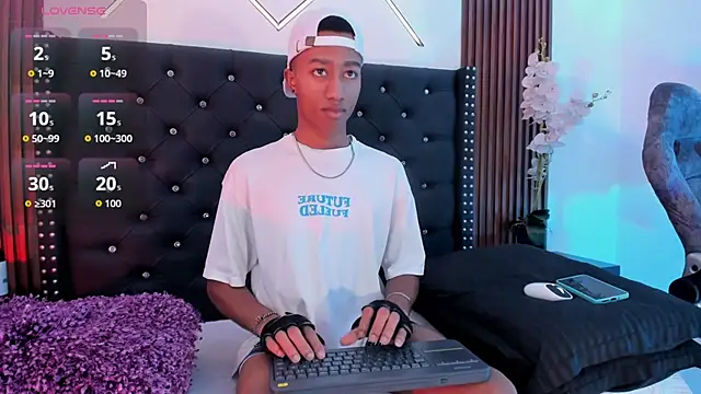 Snapshot of SammyAdams_ chatting on September 2025 07:50:01 PM SammyAdams online show from September 2025 07:50:01 PM