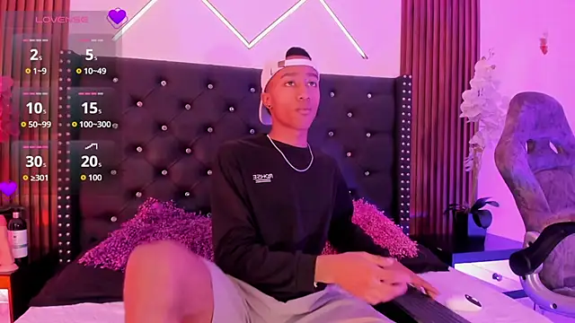 Snapshot of SammyAdams_ chatting on September 2025 09:08:02 PM SammyAdams online show from September 2025 09:08:02 PM