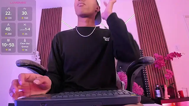 Snapshot of SammyAdams_ chatting on October 2025 12:47:01 PM SammyAdams online show from October 2025 12:47:01 PM