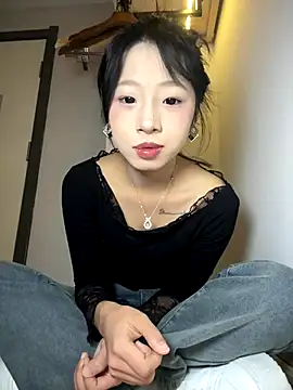 jingjing005 online show from December 2025 06:44:02 AM