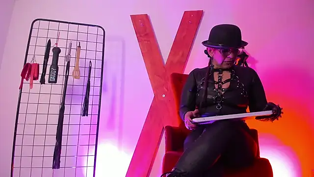 Miss Mirandaa online show from November 2025 02:16:01 PM