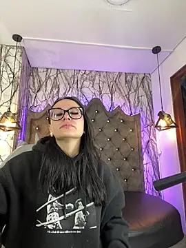 Zami Escobar of online show from December 2025 05:52:02 PM