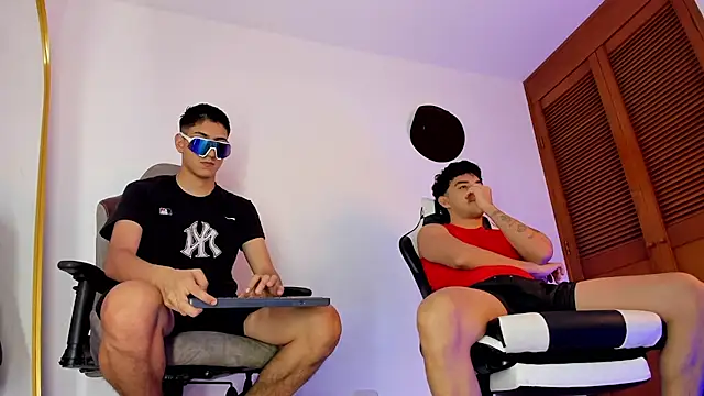 sotooliver3 online show from November 2025 08:00:01 PM