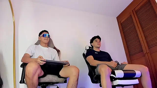 sotooliver3 online show from December 2025 07:23:02 PM